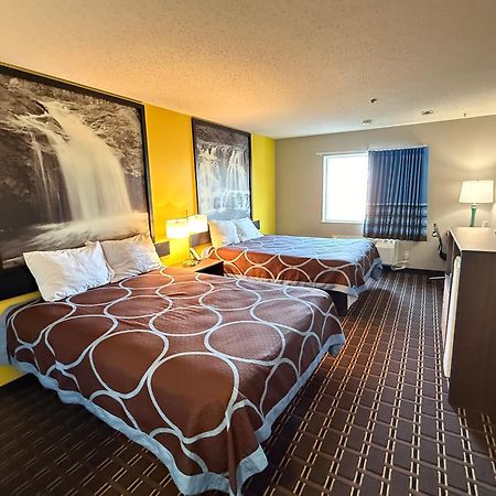 Super 8 By Wyndham Reedsburg Hotel Exterior foto