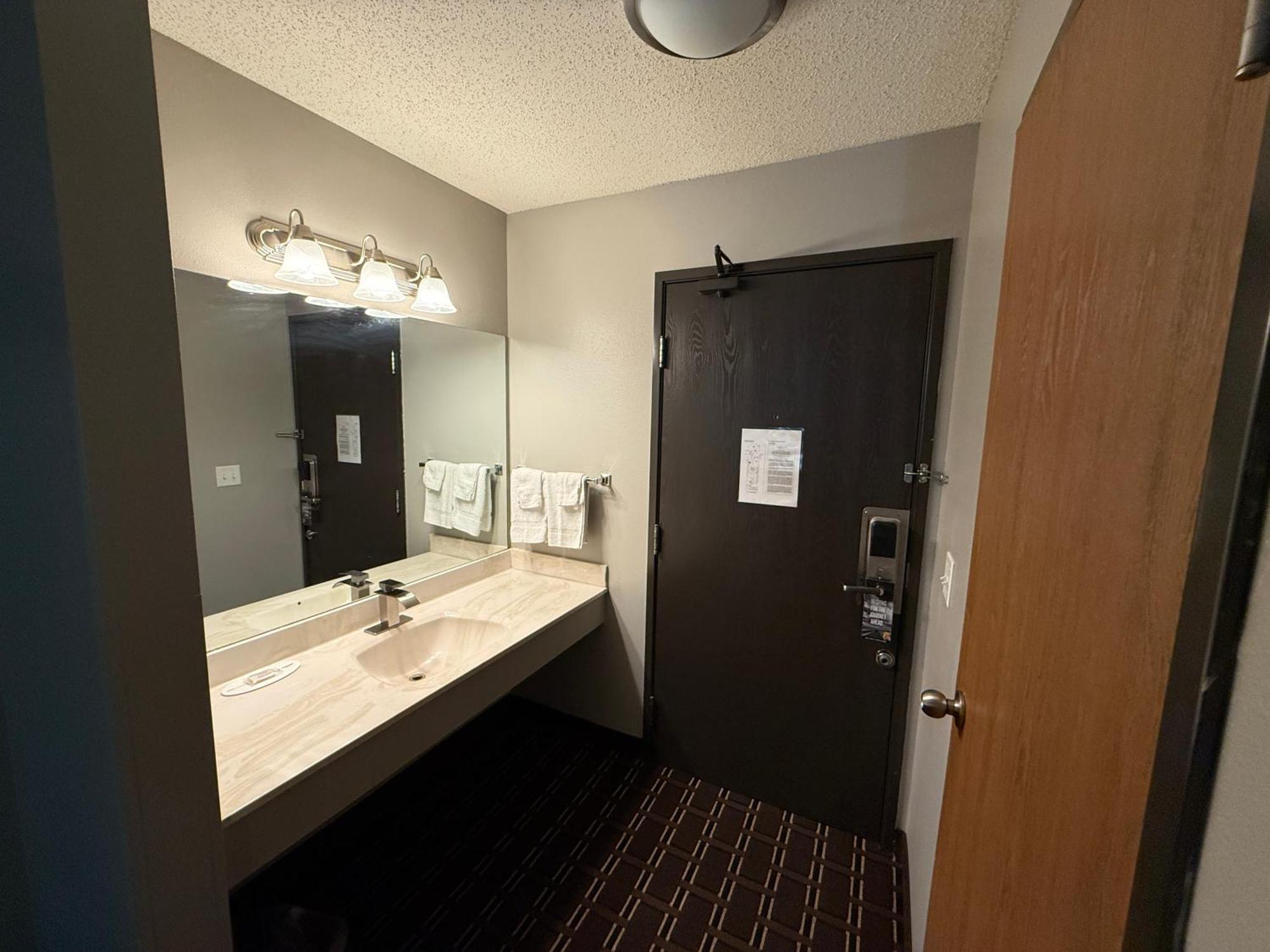 Super 8 By Wyndham Reedsburg Hotel Exterior foto